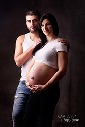 portrait en attendant bébé par le photographe à melun thierry navarro au studio créateur de souvenirs