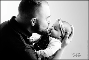 portrait en attendant bébé par le photographe à melun thierry navarro au studio créateur de souvenirs